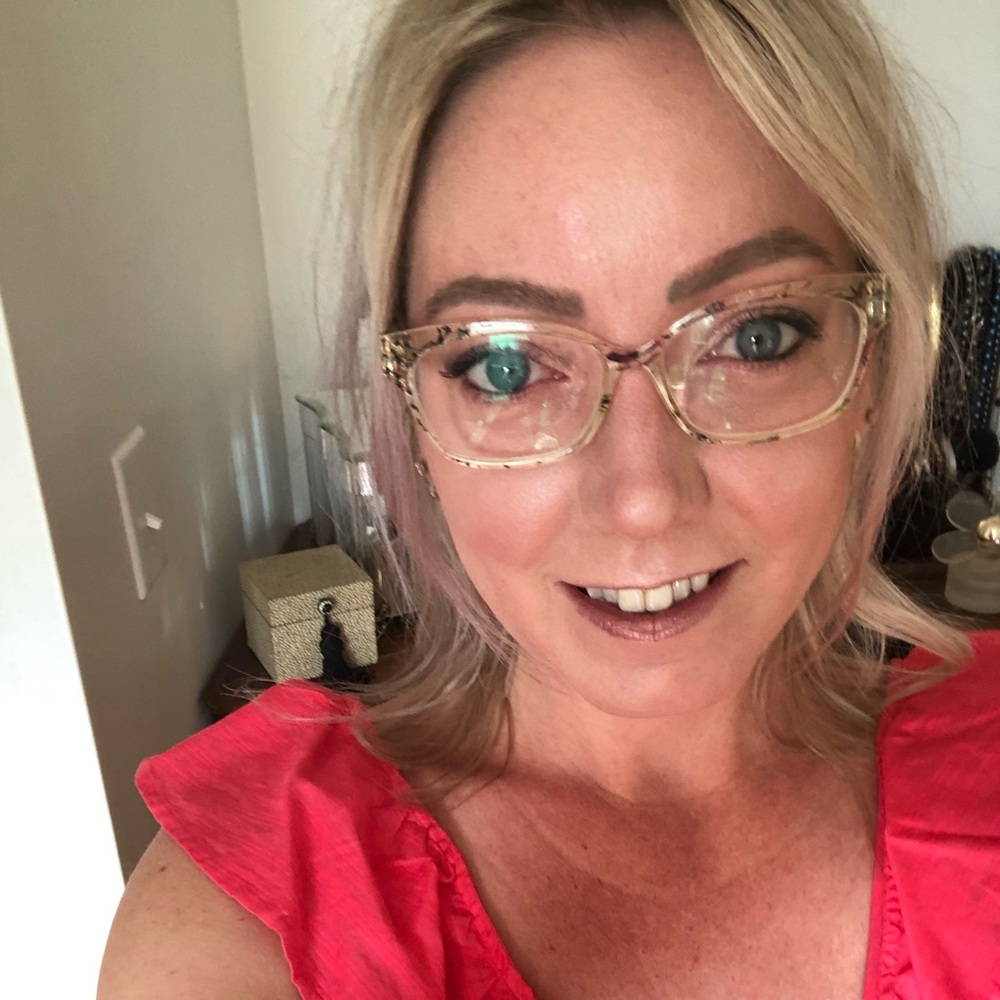 Meet your Posher, Victoria